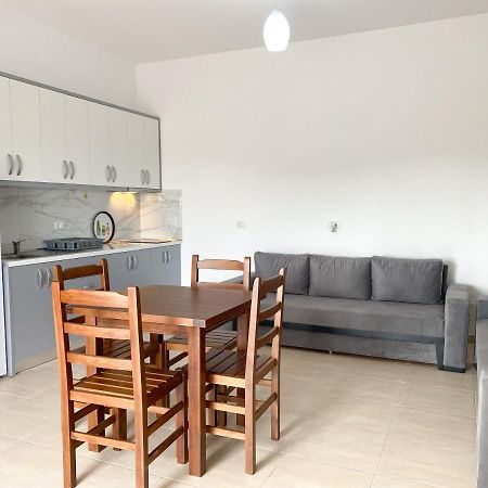Family Apartments Himara Kültér fotó