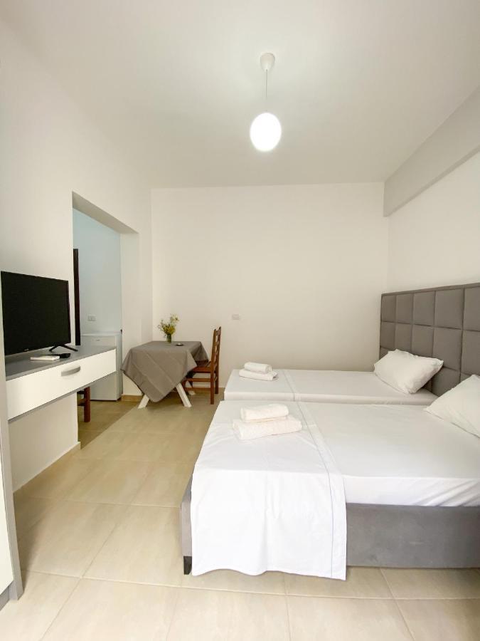 Family Apartments Himara Kültér fotó