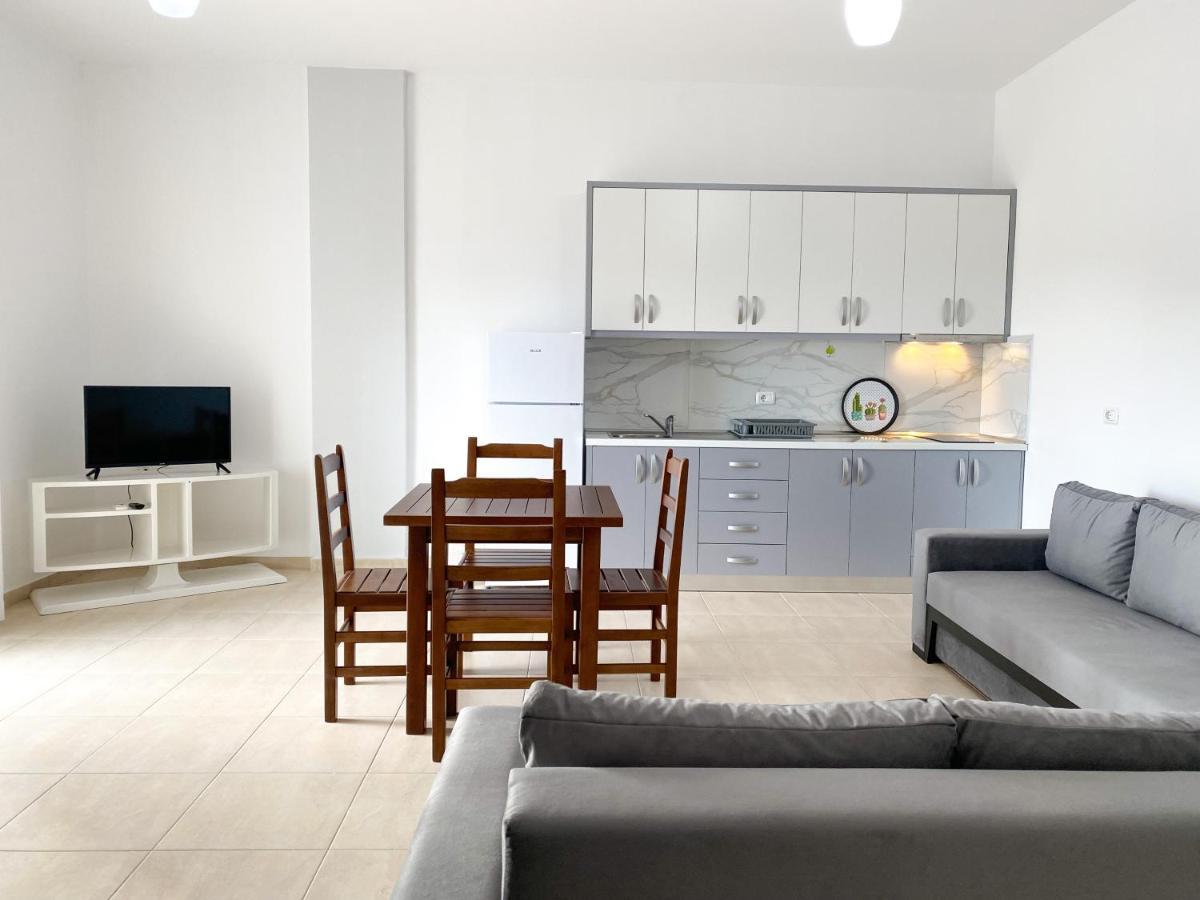 Family Apartments Himara Kültér fotó