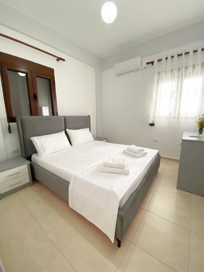 Family Apartments Himara Kültér fotó